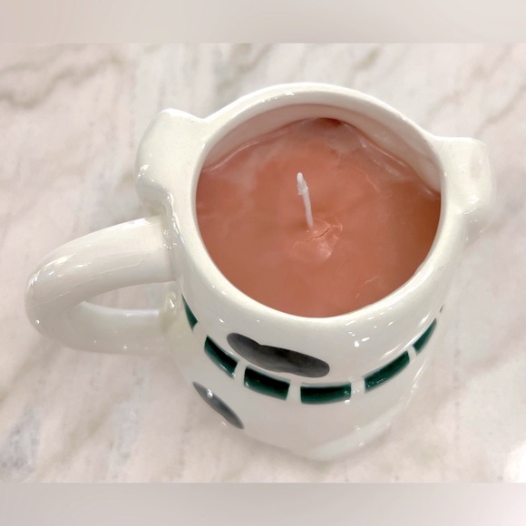 Adorable puppy vanilla scented mug candle - Picture 3 of 4